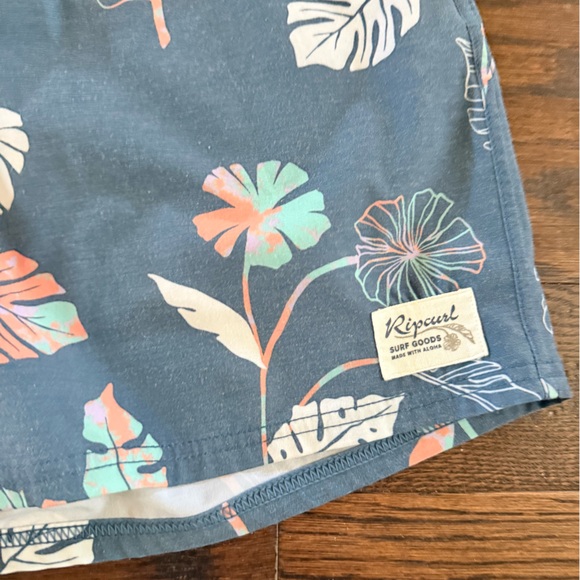Rip Curl Floral Leaf Swim Trunks - blue white Men’s size Large beach vibes - Picture 2 of 9